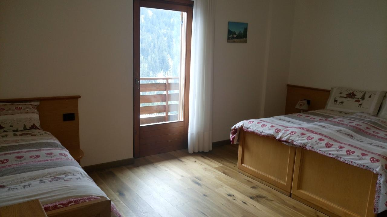 Meuble Rosalpina Hotell Isolaccia Exteriör bild