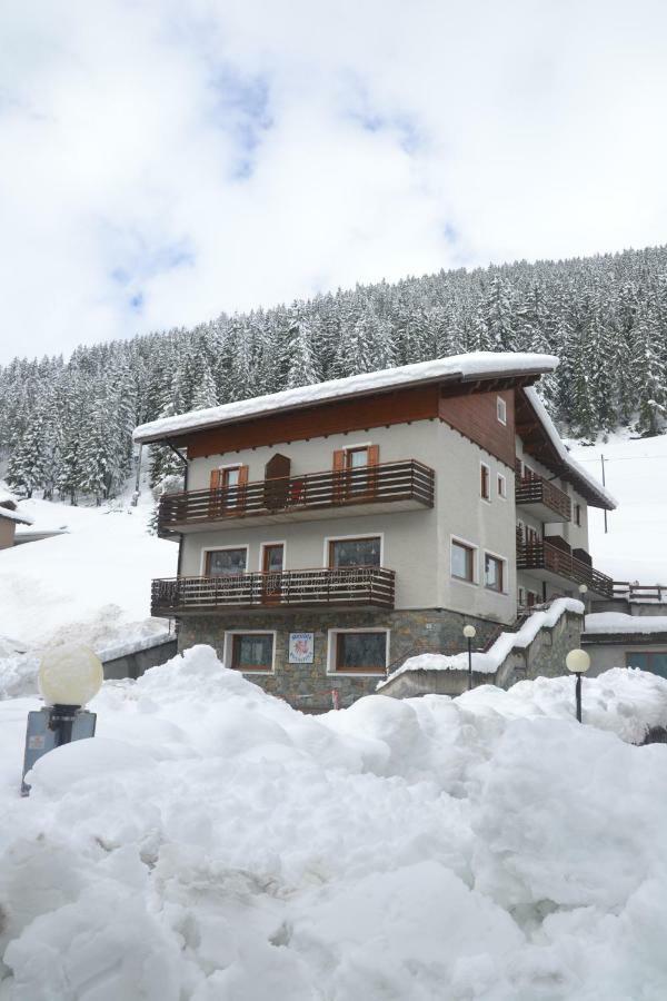 Meuble Rosalpina Hotell Isolaccia Exteriör bild